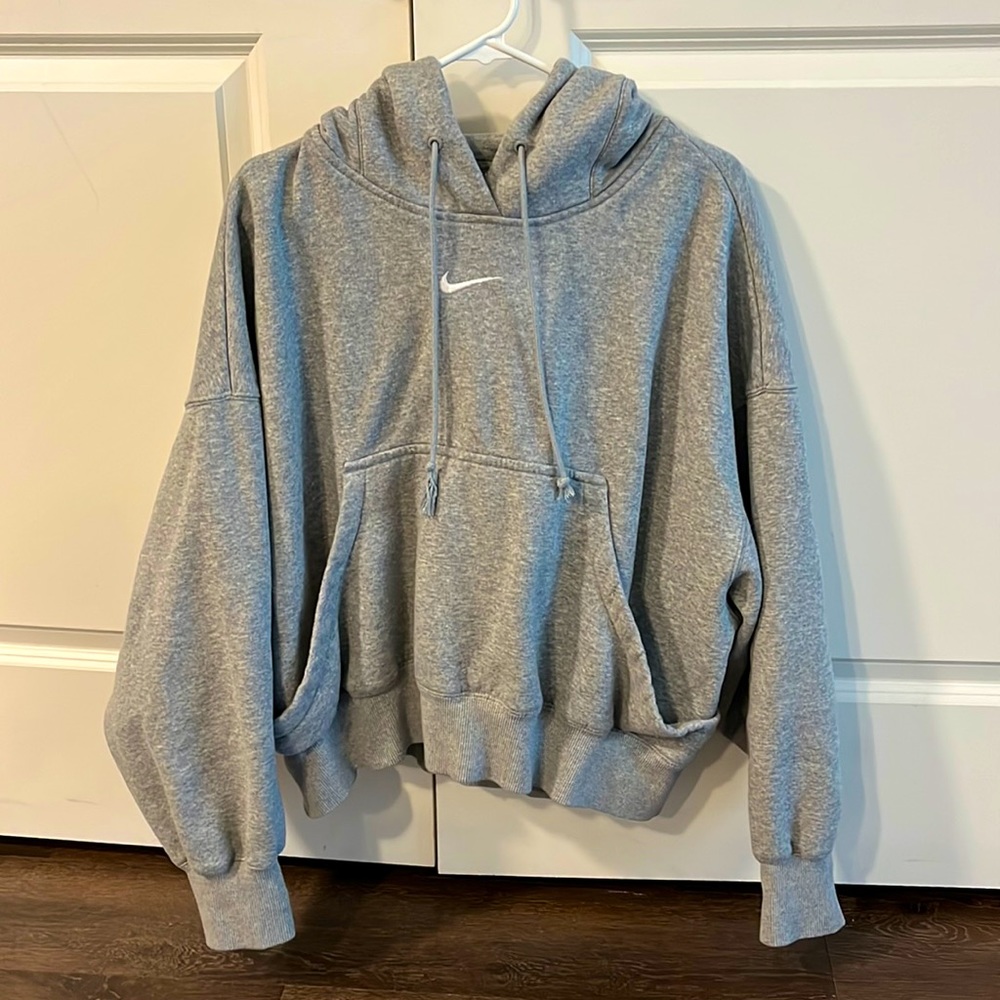 Nike Women’s Small Hoodie (oversized)